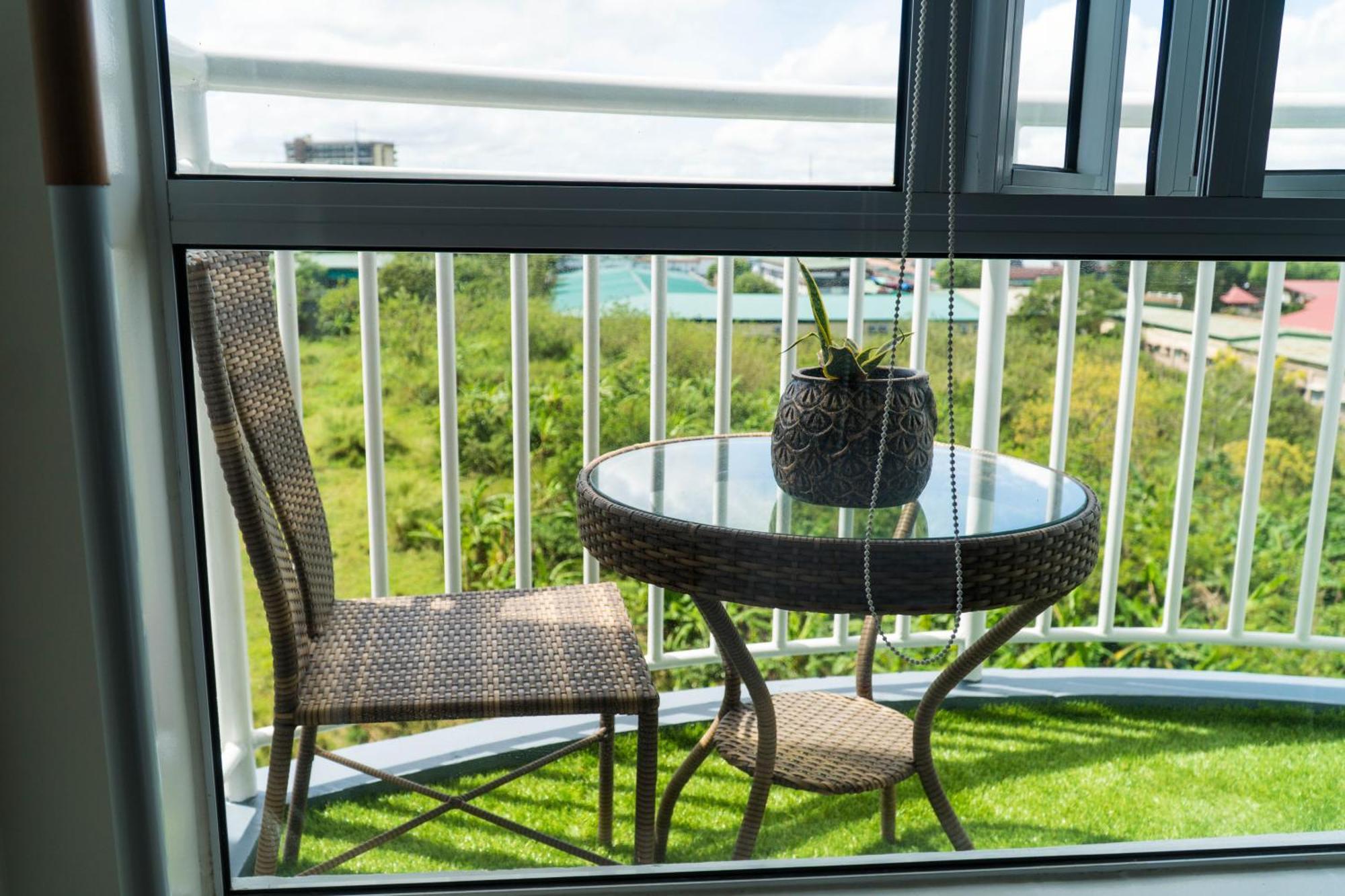An Oasis In Tagaytay Apartment Tagaytay City Bagian luar foto